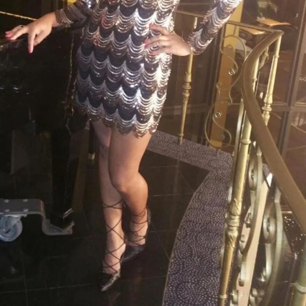 Pointed-toe black lace-up pumps - Picture 4 of 4